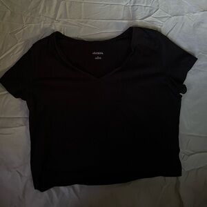 Black V-neck crop top short sleeve